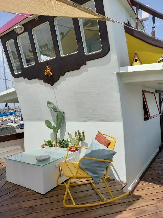 Pillirina House-Boat Hotel Marzamemi